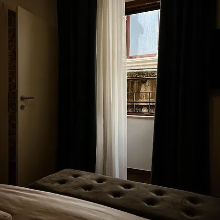 Imperial Apartments *